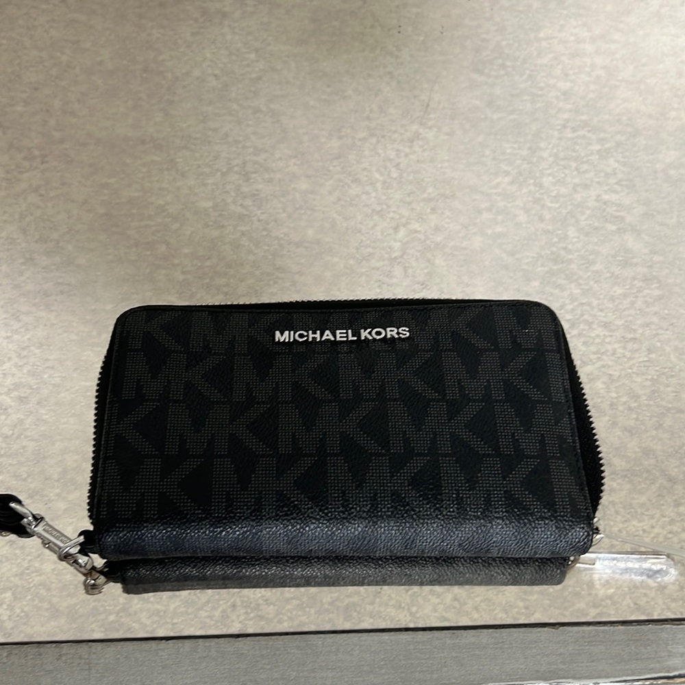 Michael Kors Wristlet